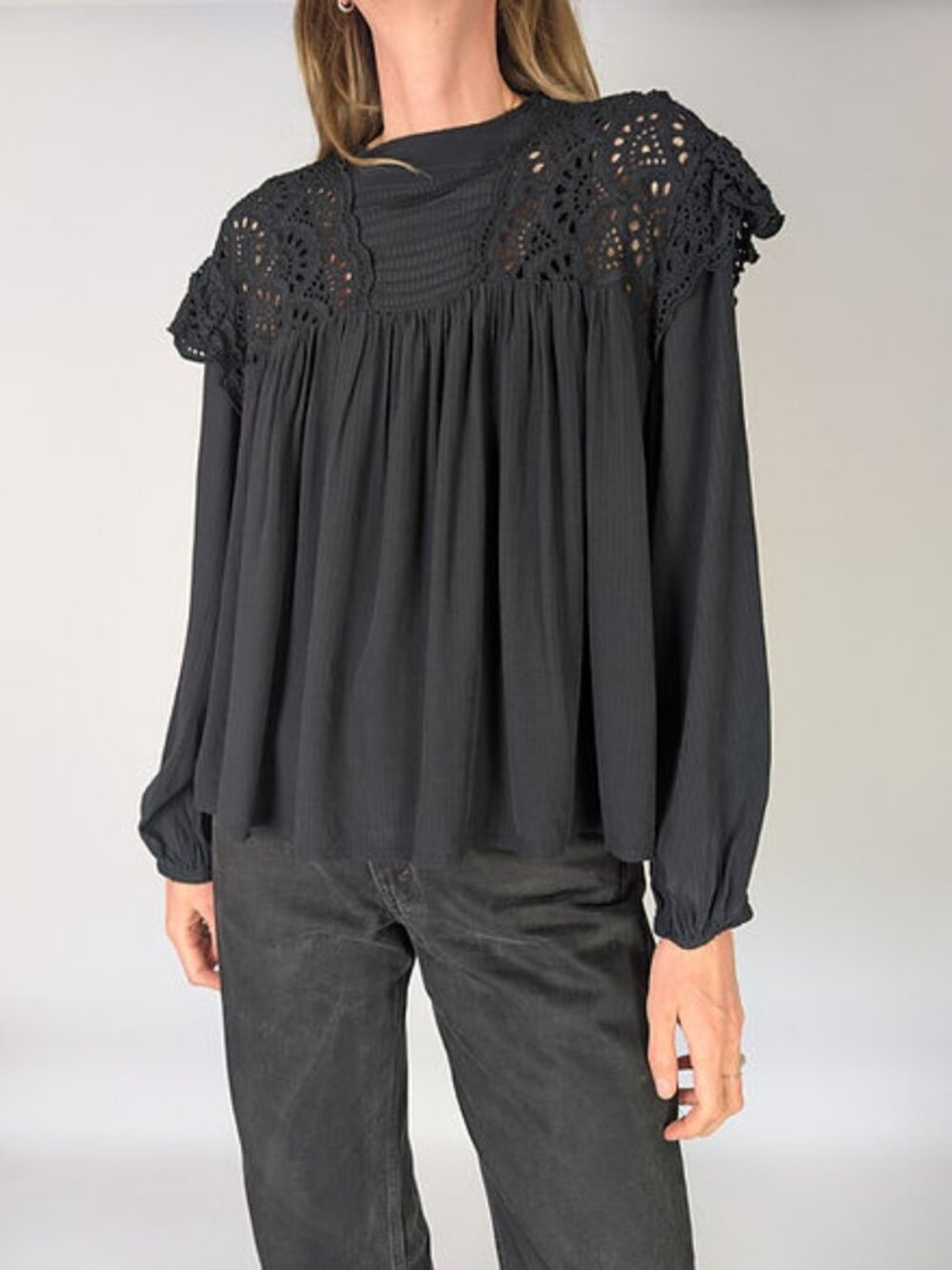 Zara Pleated Blouse Black Eyelet Ruffle Flowy Top Women Size L